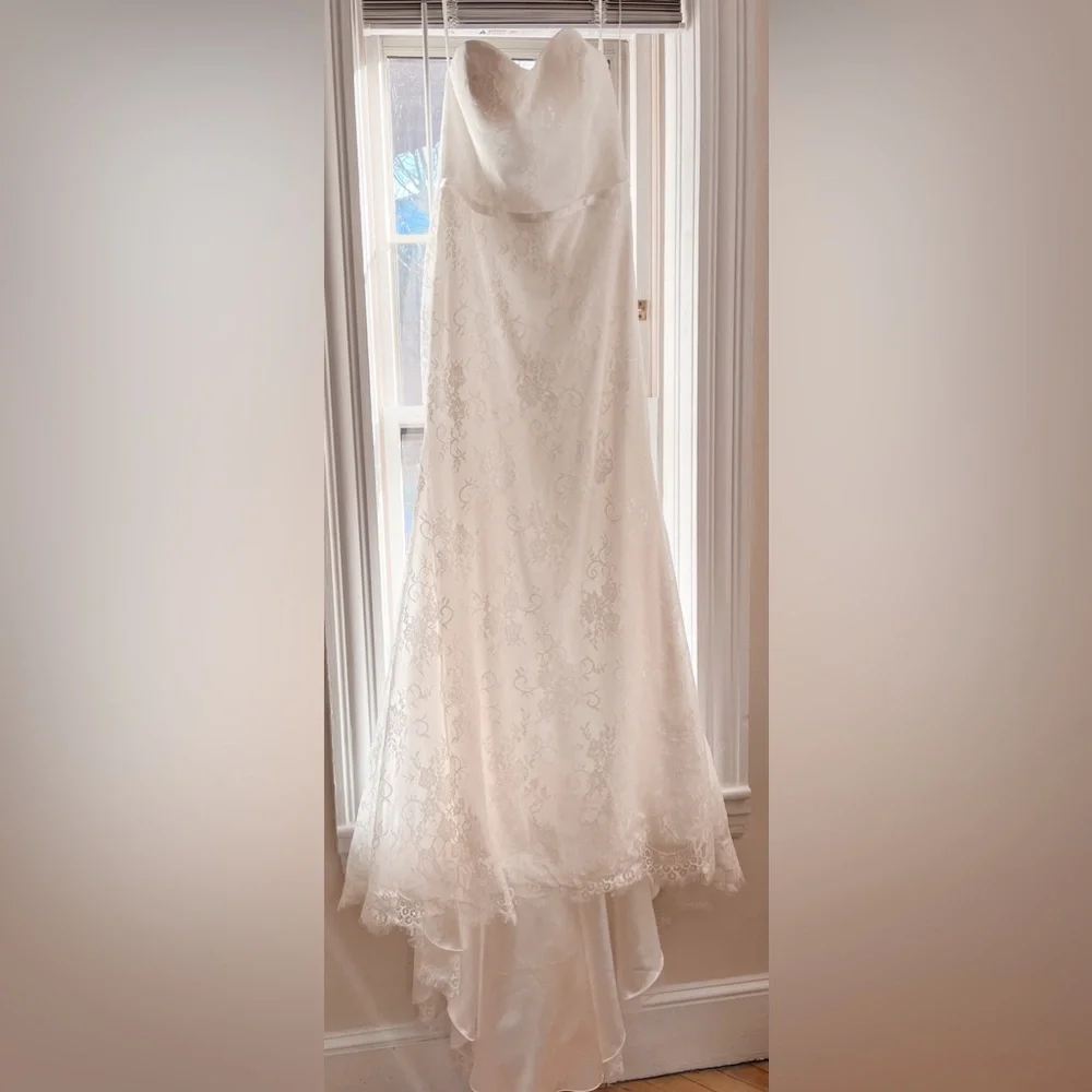 Ivory Lace Strapless Wedding Dress - NWT - Picture 1 of 16